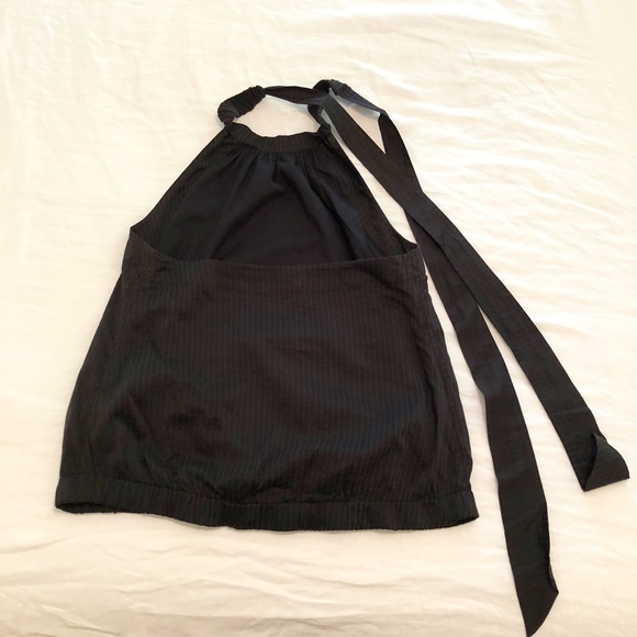 Flattering black cotton halter top - Picture 2 of 3